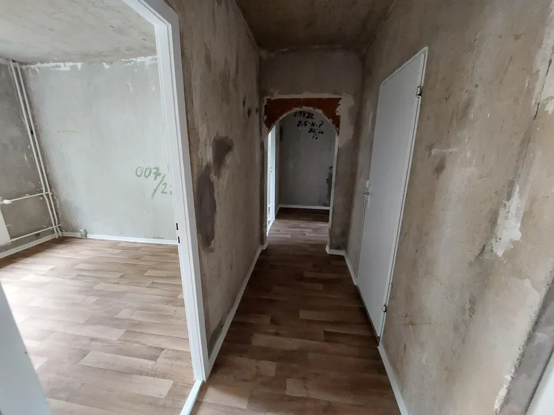 Charmante 4 Zimmer Wohnung in Hönow mit WBS 160/180/220 zu vermieten — photo 1